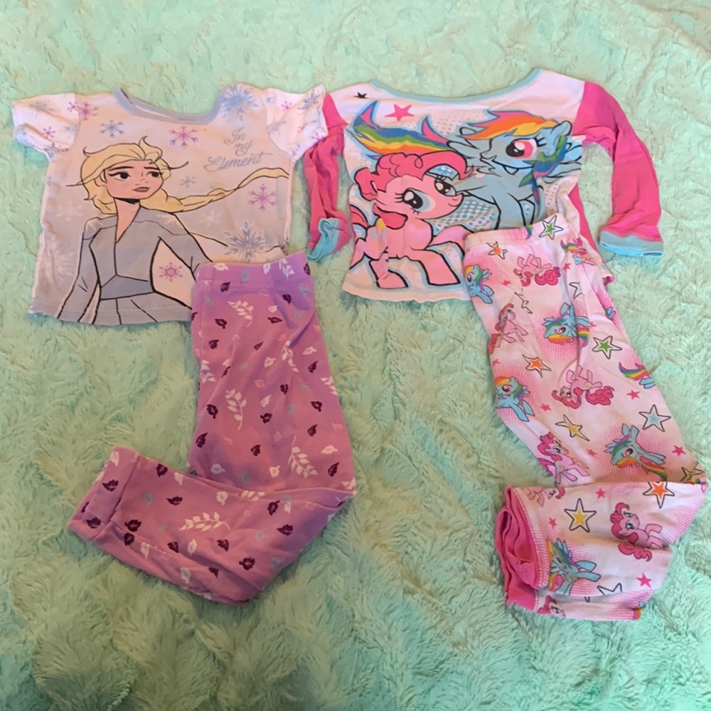 2 pajamas size 4 My little pony and Frozen